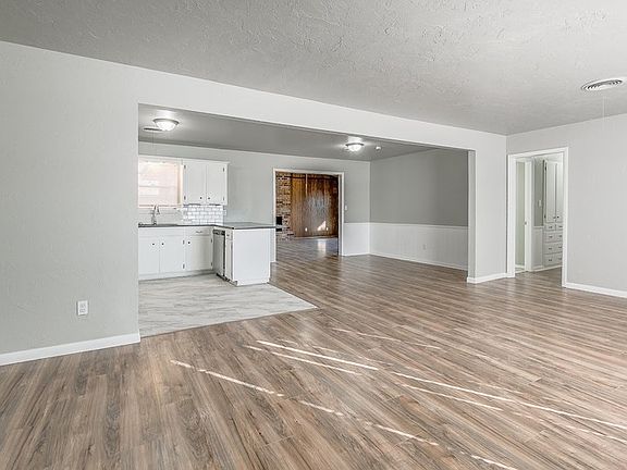 5th image of 307 Mimosa Dr
