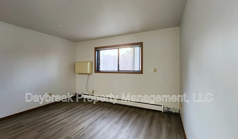 915 7th Ave N #3 — Photo 4