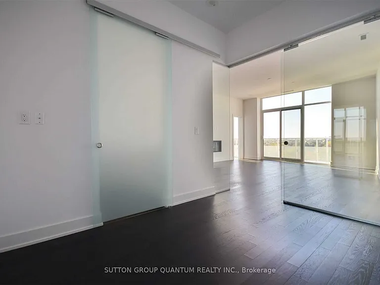 3018 Yonge St #UPH01 — Photo 11