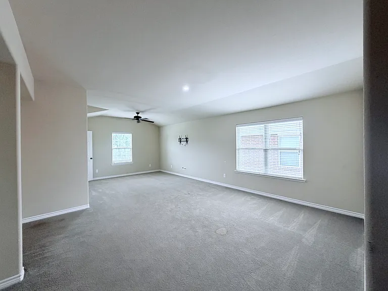 5727 Mountain Hollow Dr — Photo 17