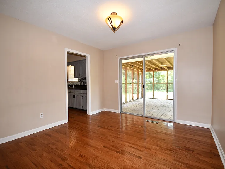 6458 Longwood Ln — Photo 5
