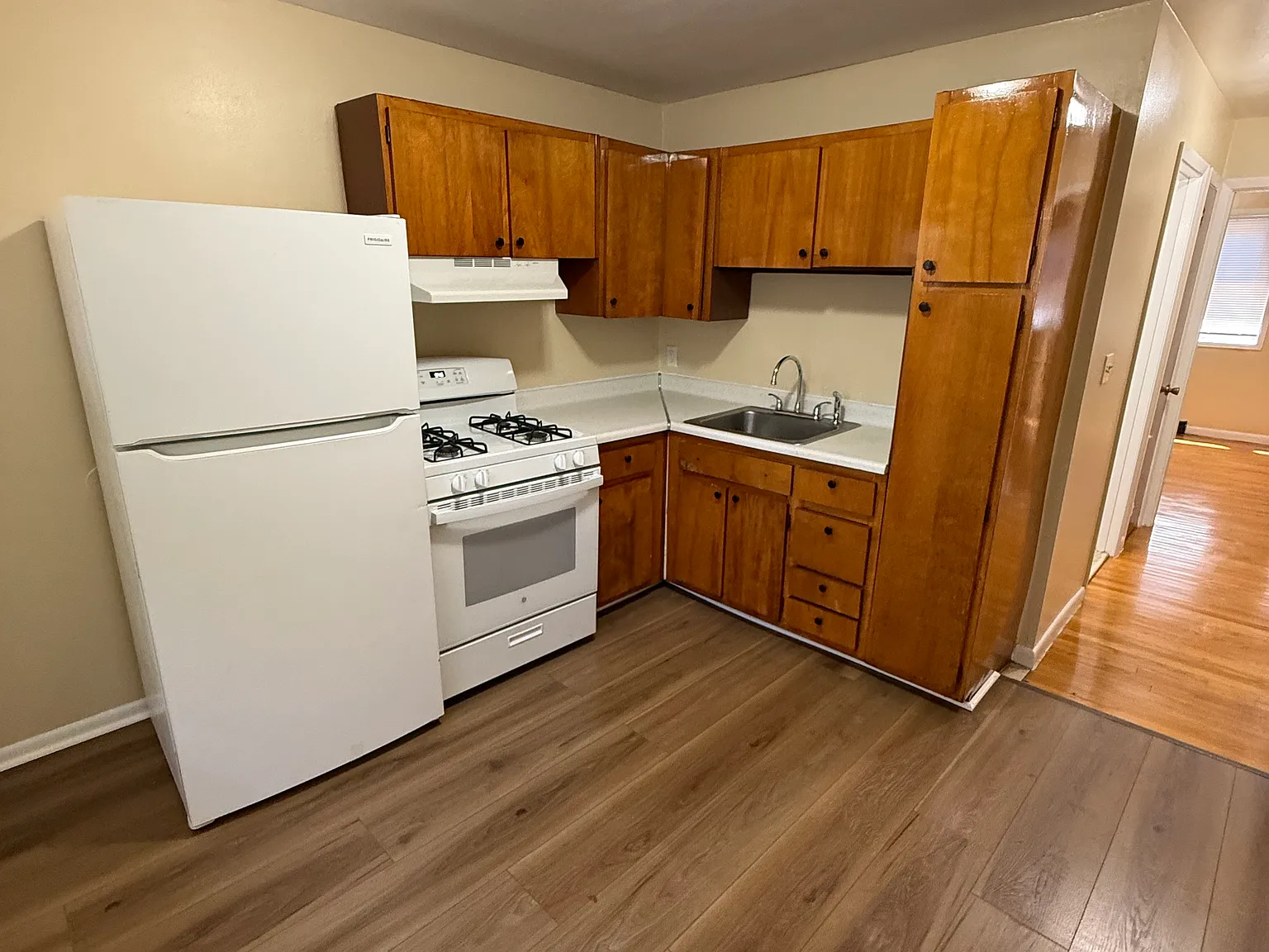 2 bed, $1,650 — Photo 4