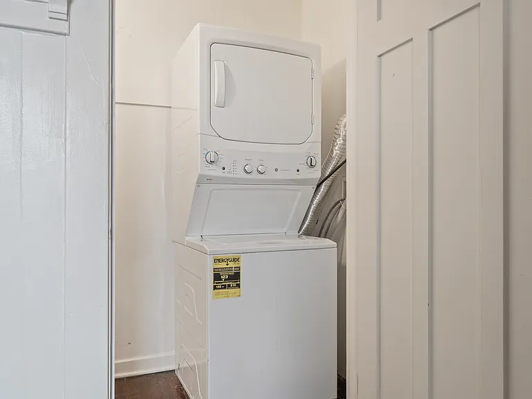 308 Bell St #35 — Photo 8