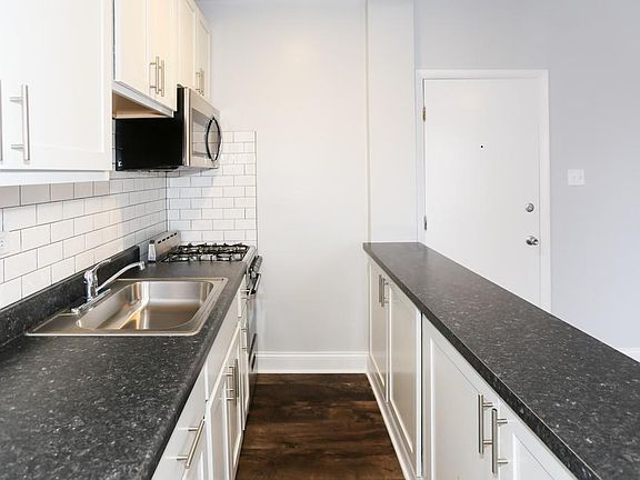 3rd image of 4756 N Maplewood Ave APT 309