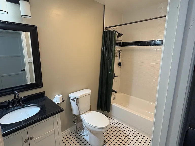 4421 W 61st St — Photo 3
