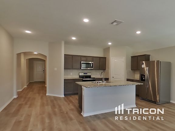 4th image of 3376 Everly Dr