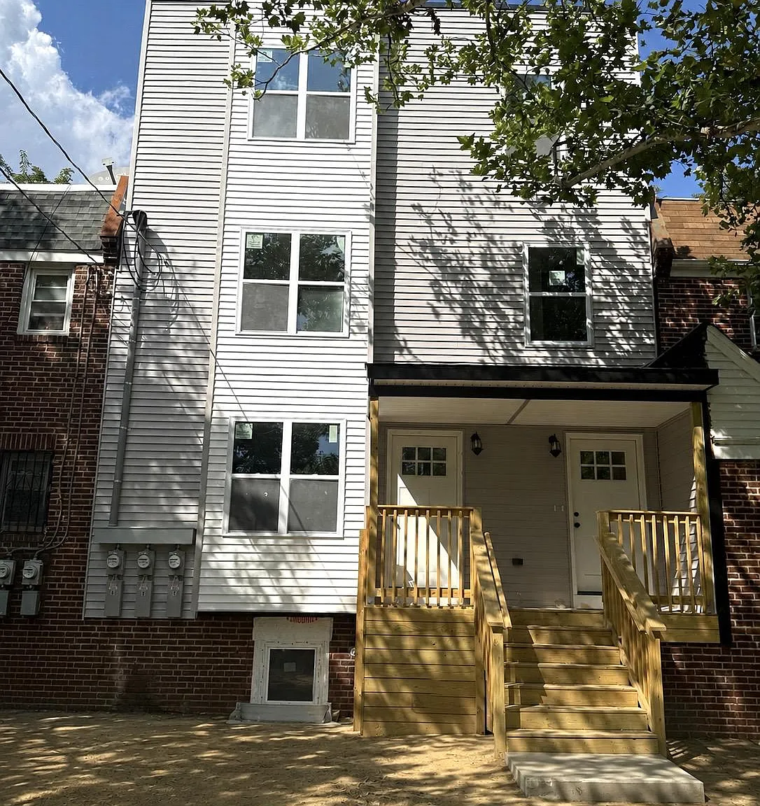 2 bed, 1.0 bath, 1300 sqft, $1,795 — Photo 1