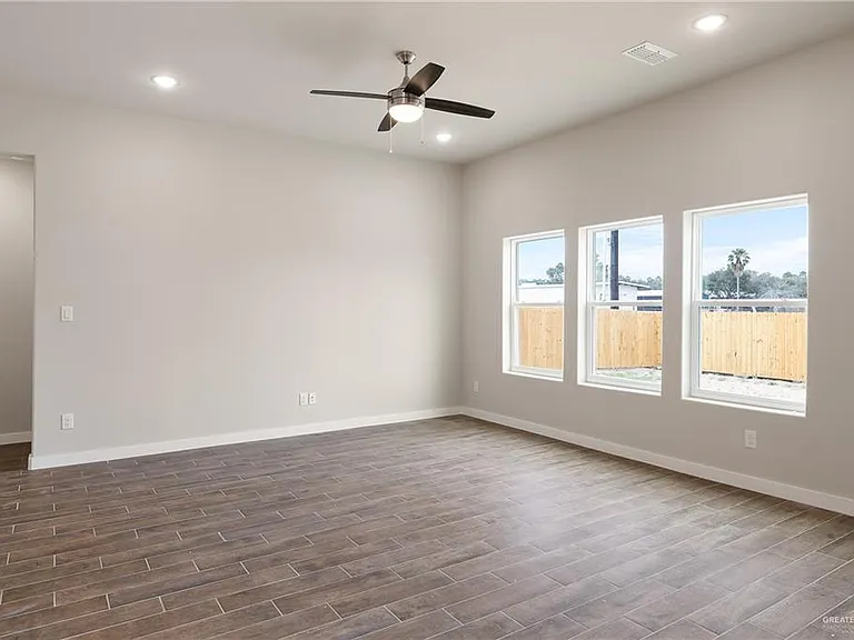 5004 Oleander Ave — Photo 3