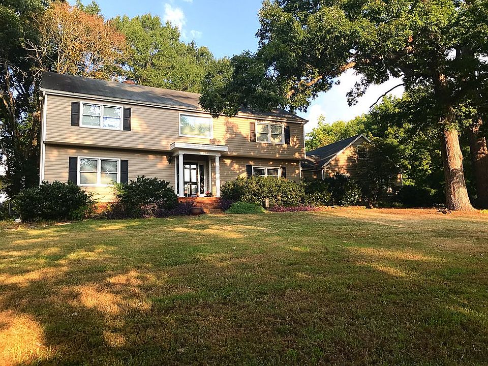 2nd image of 212 Overbrook Dr