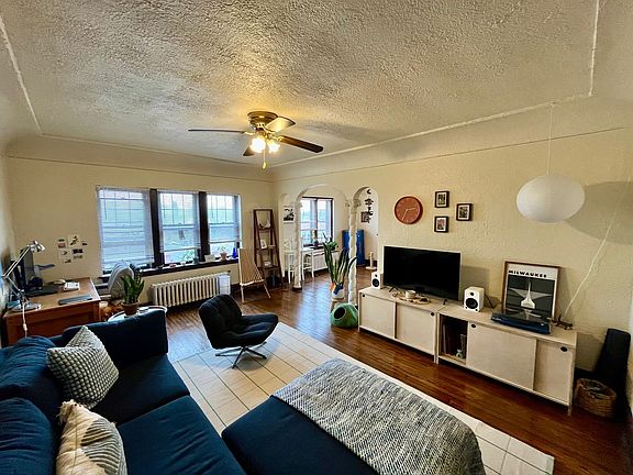 3rd image of 1420 E Capitol Dr APT 301