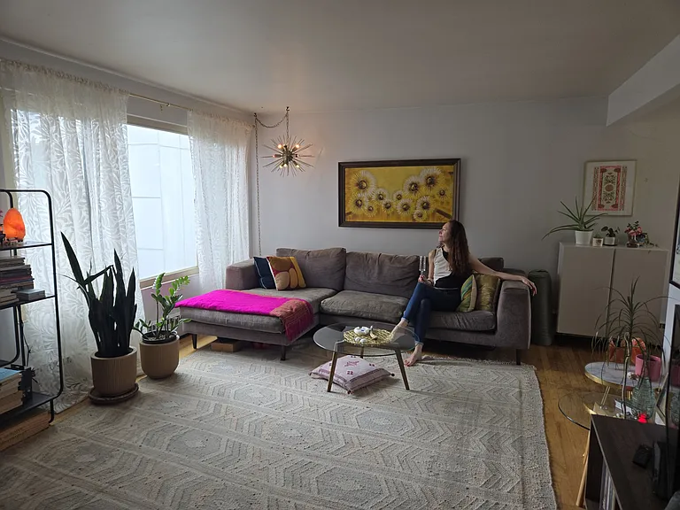 Spacious living room