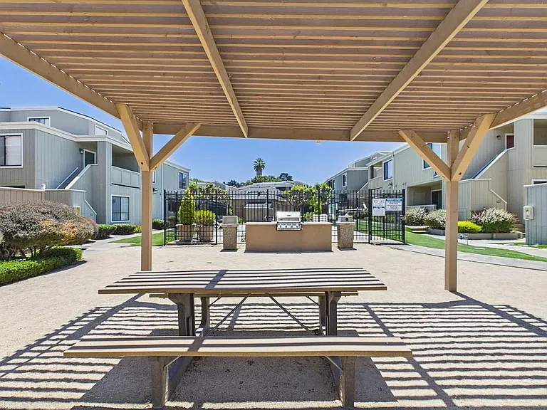 820 Casanova Ave — Photo 12