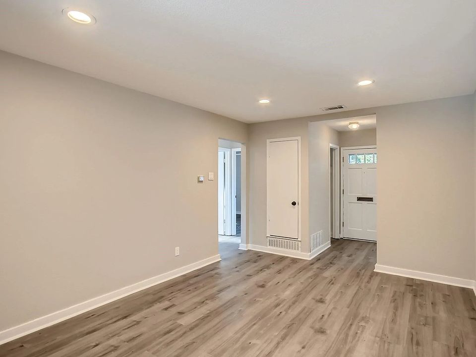 1st image of 1922 Muret St