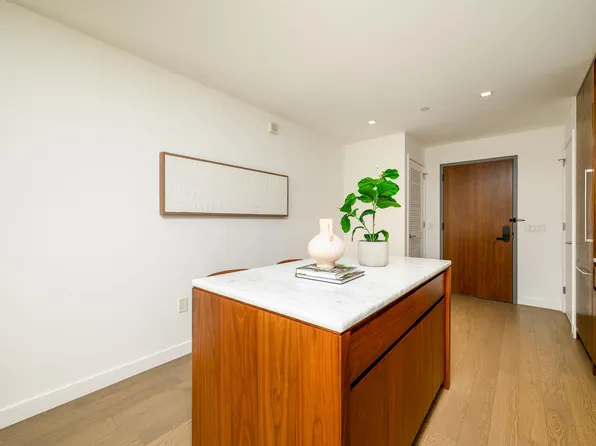 75 Park Lane South image 10 of 50