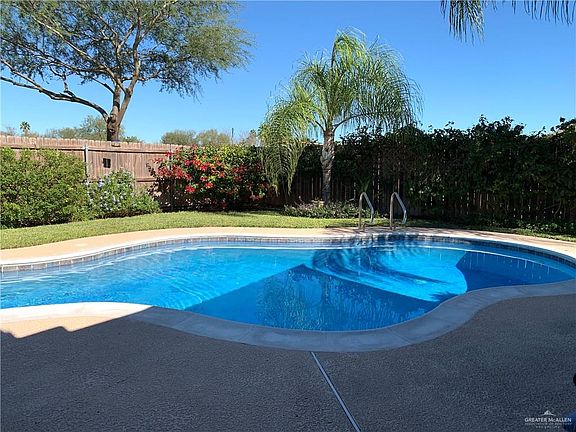 3rd image of 1303 Manzano St