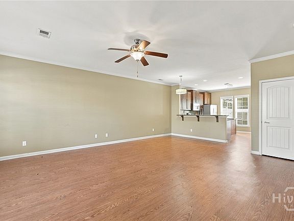 3rd image of 205 Ventura Place