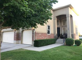 828 S Apple Grove Ln, Pleasant Grove, UT 84062