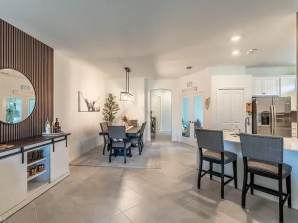 2645 Vine AVE, NAPLES, FL 34120