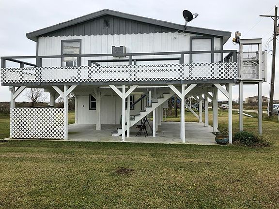 2nd image of 1320 Bahama Ln