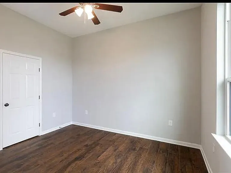 9212 Edinburgh St — Photo 3