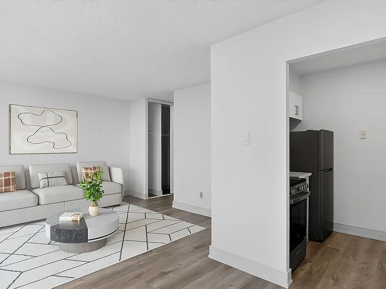 77 Davisville Ave — Photo 20