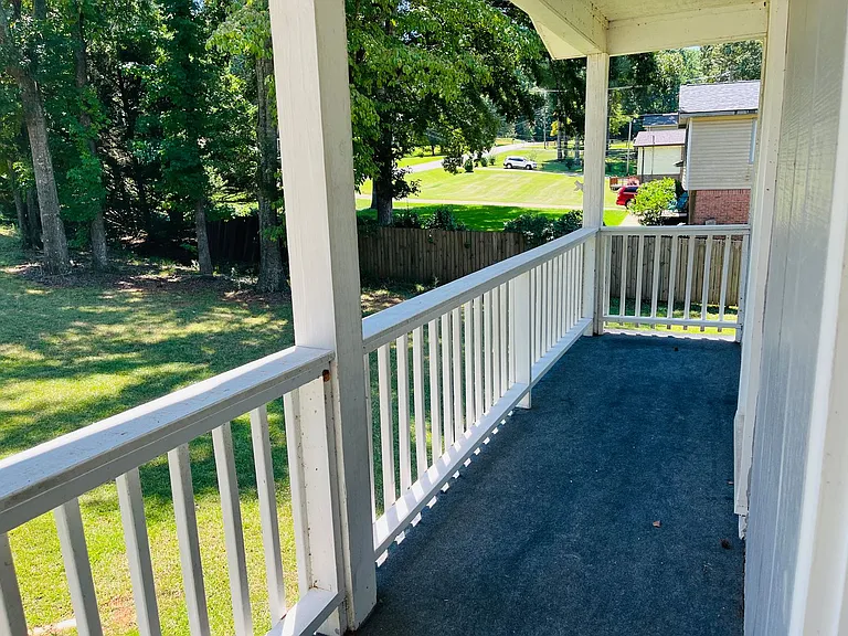 147 N Lake Dr — Photo 22