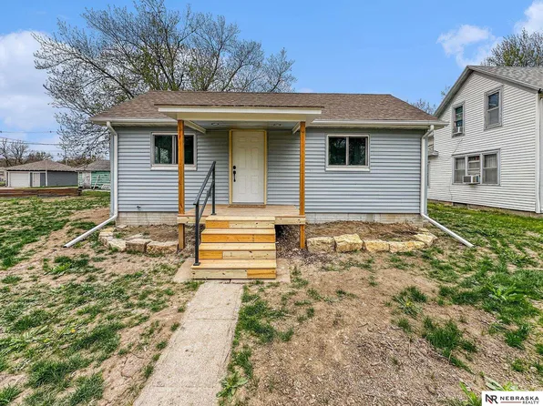 427 N School St, Wilber, NE 68465