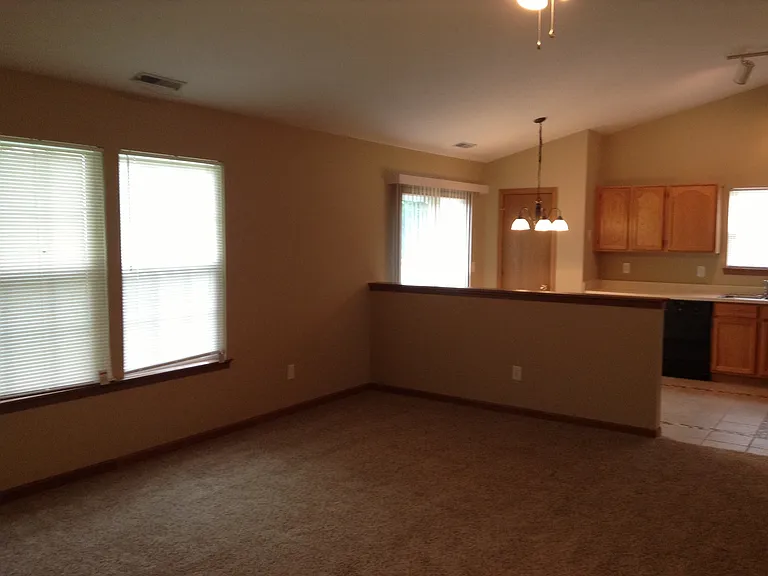 6324 Blakeview Dr — Photo 9