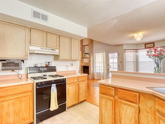5th image of 7417 Le Conte Dr