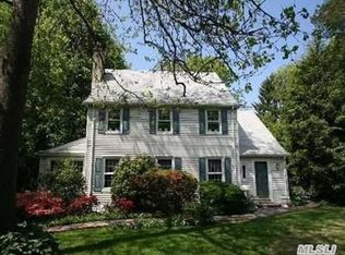 9 Longview Rd, Port Washington, NY 11050