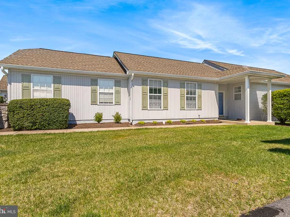 1802 Red Fox Ln, Glen Mills, PA 19342