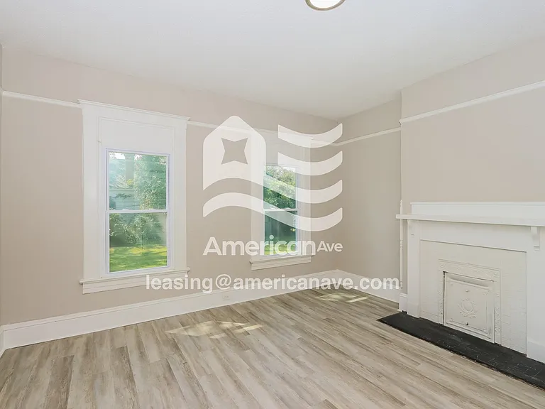 757321_003_wm_-_living_room_13140474.jpg