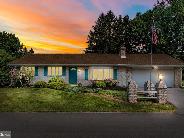 611 Wingert Dr, Mechanicsburg, PA 17055