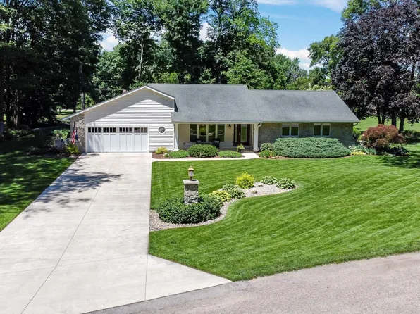12638 Emerald Ct, Plymouth, IN 46563