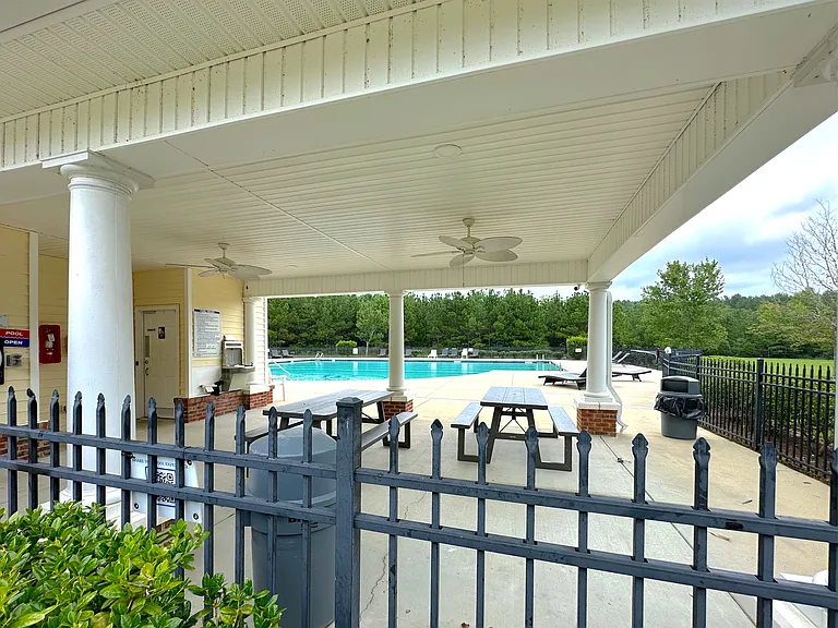 1210 Whitman Dr — Photo 26