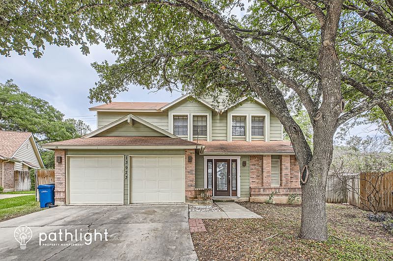 1st image of 13923 Crooked Hollow Dr