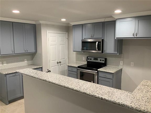2nd image of 416 Orange Ave