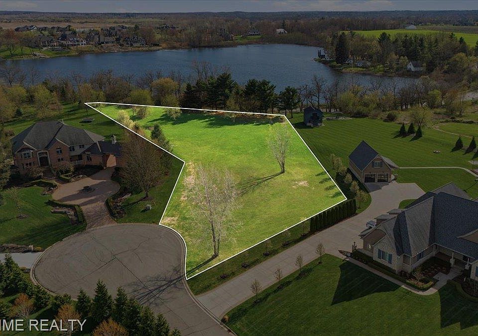 1st image of 69225 Lake Point Ct