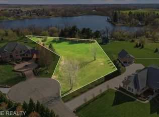 69225 Lake Point Ct, Romeo, MI 48065