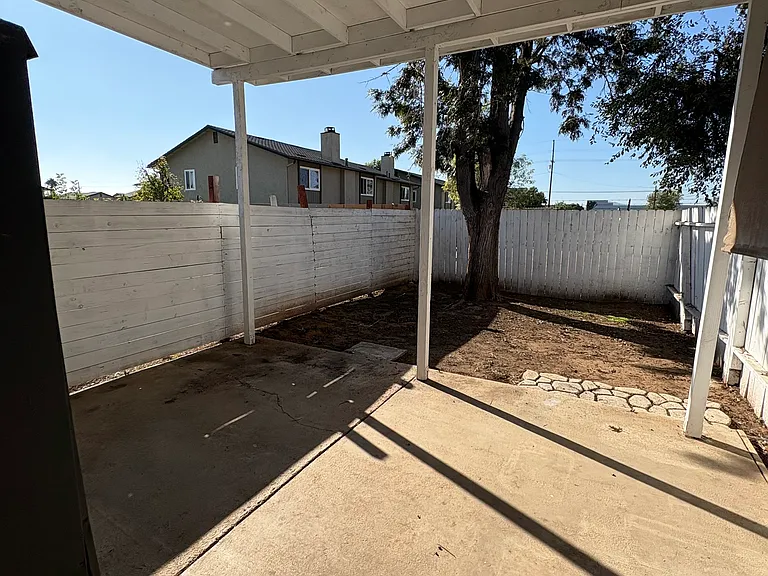 Greenfield Dr — Photo 8