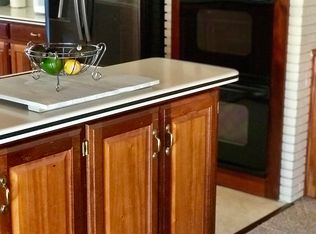 1211 Yonkers St, Plainview, TX 79072