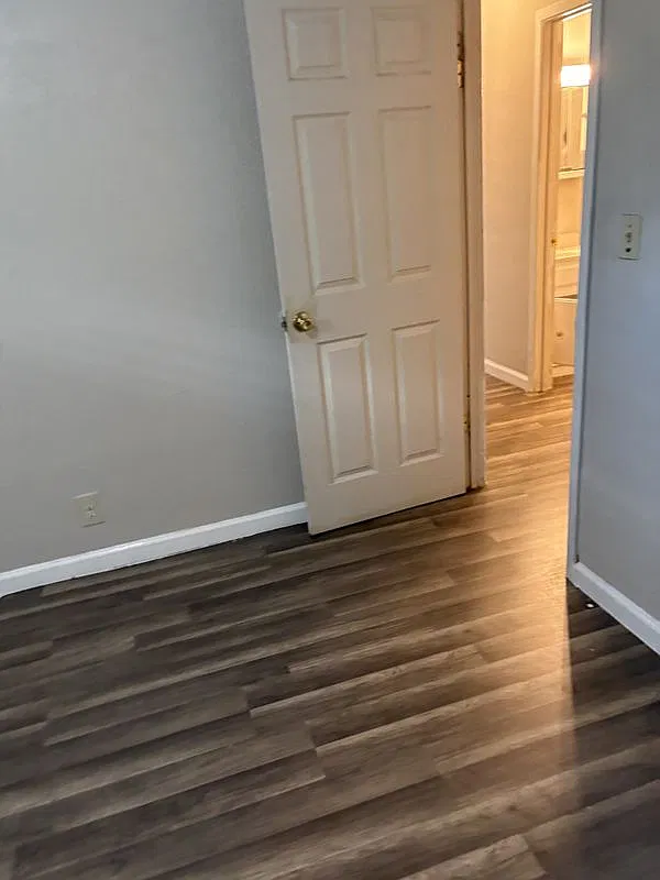 4 bed, 1.0 bath, 1094 sqft, $1,250 — Photo 3