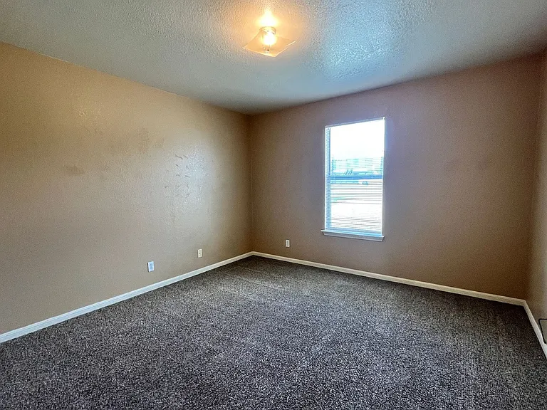 1007 Circle M Dr #C — Photo 10