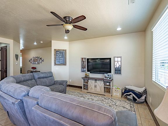 5th image of 576 N Sun Rock Way