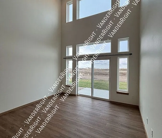 2415 E Cama Pl — Photo 1