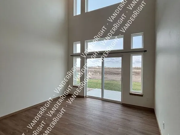 2415 E Cama Pl, Sioux Falls, SD 57108