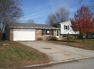 27535 Bittersweet Ln, Elkhart, IN 46514