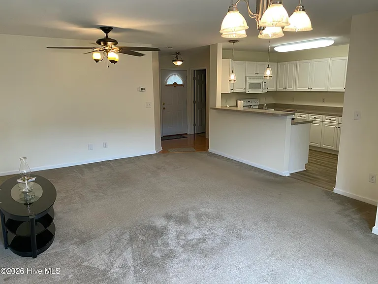 1041 Bridgeport Way — Photo 8