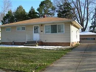 1205 Birch Ln photo 1