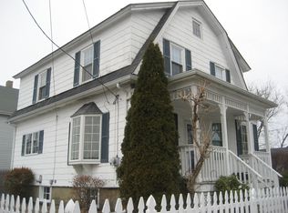 39 Crane St, Swansea, MA 02777
